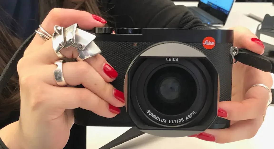 美品 ライカ LEICA Q2 国内版 使用回数僅か レンズフィルター付き 新品級】Leica(ライカ) Q2 : カメラ屋さとうヤフー店 - 通販 - Yahoo